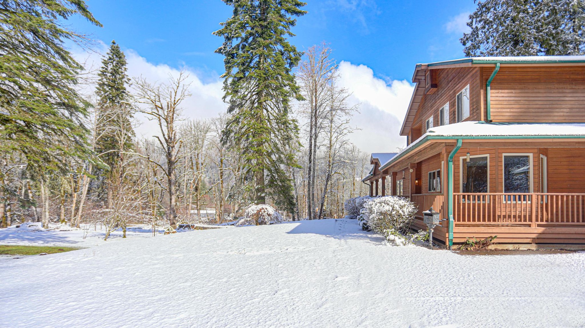 Sandy Vacation Rentals, Iron Mountain - Lots of snow this Winter!