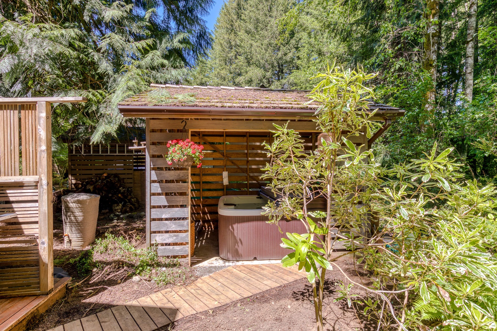 Welches Vacation Rentals, Bright and Cozy - Private hot tub