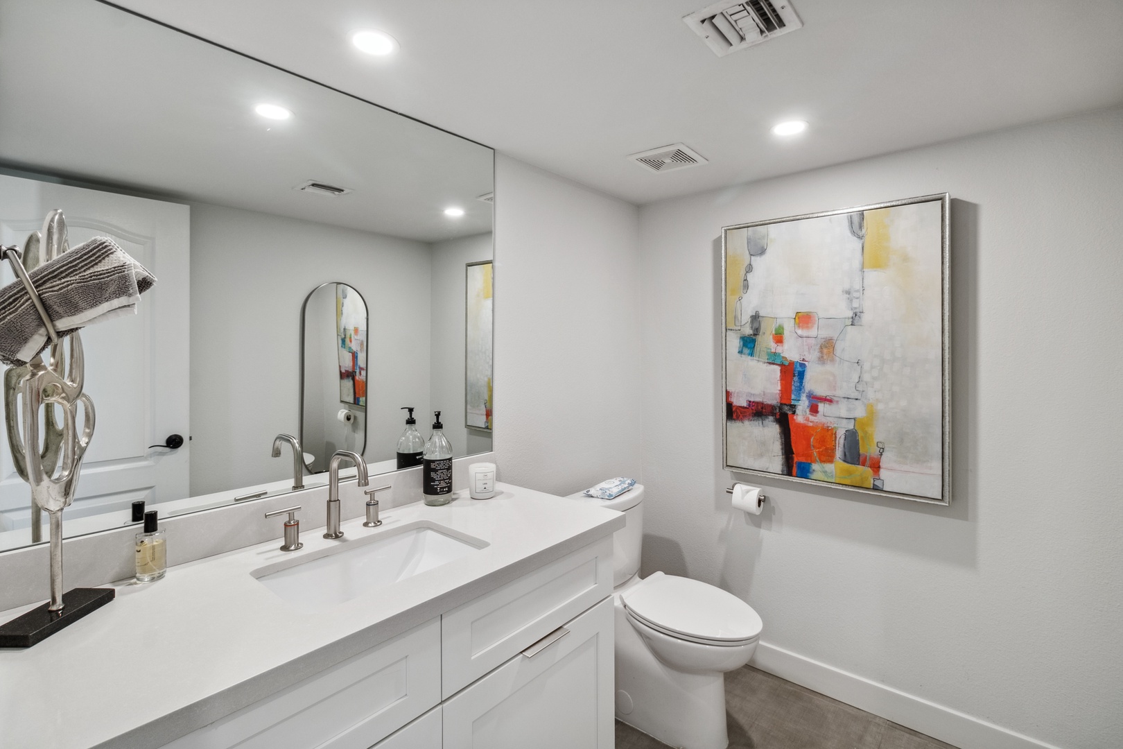 Phoenix Vacation Rentals, Majestic Mountain Views at Piestewa Peak Paradise - Half bathroom is next to kitchen and laundry room