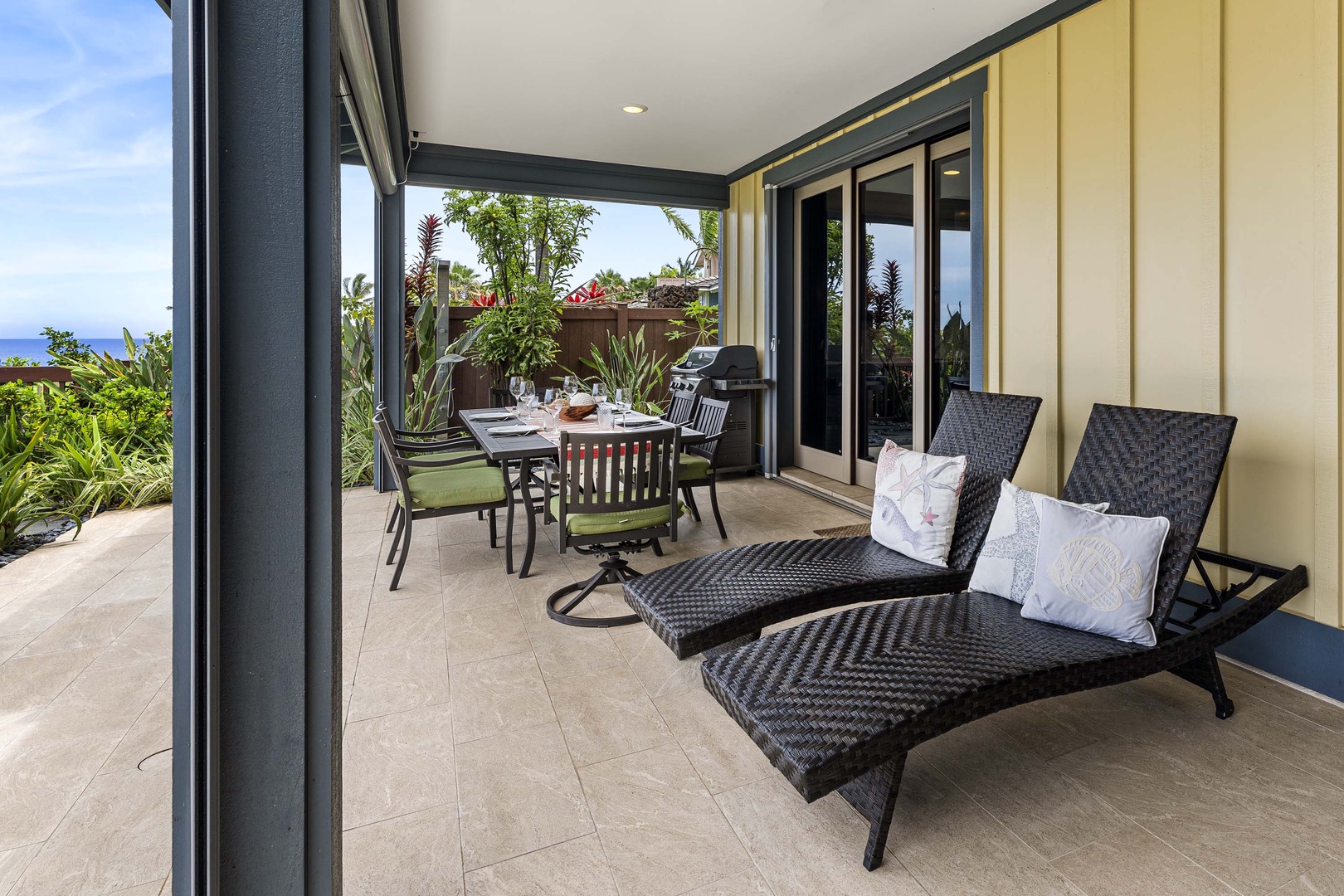 Kailua Kona Vacation Rentals, Holua Kai #20 - Spacious Lanai with a plethora of seating options