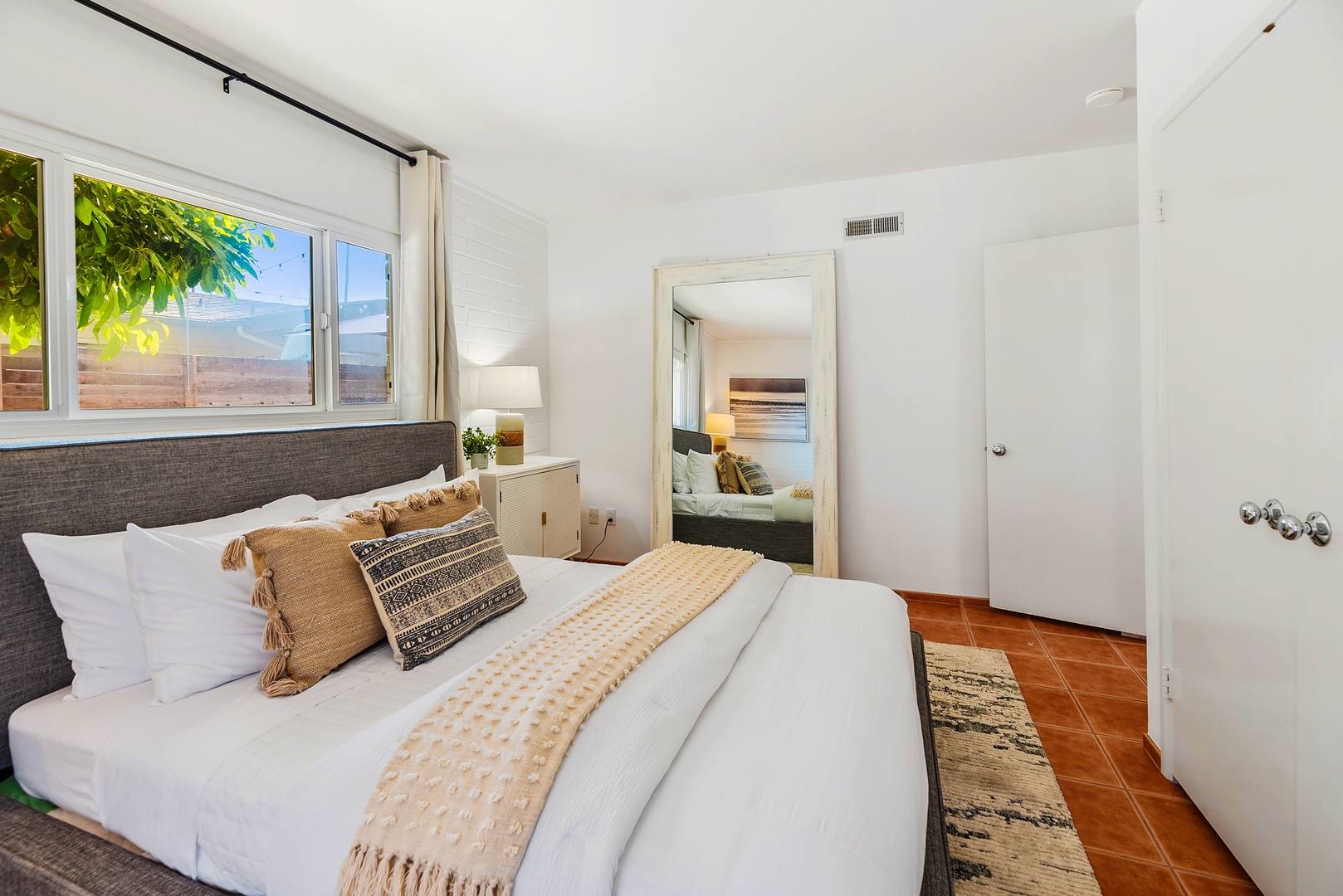La Jolla Vacation Rentals, Hemingway's Beach House - View in the back of the Guest bedroom