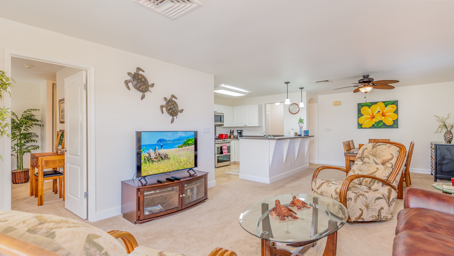 Kapolei Vacation Rentals, Ko Olina Kai 1057B - Seamless living with the kitchen, living and dining areas for easy conversation.
