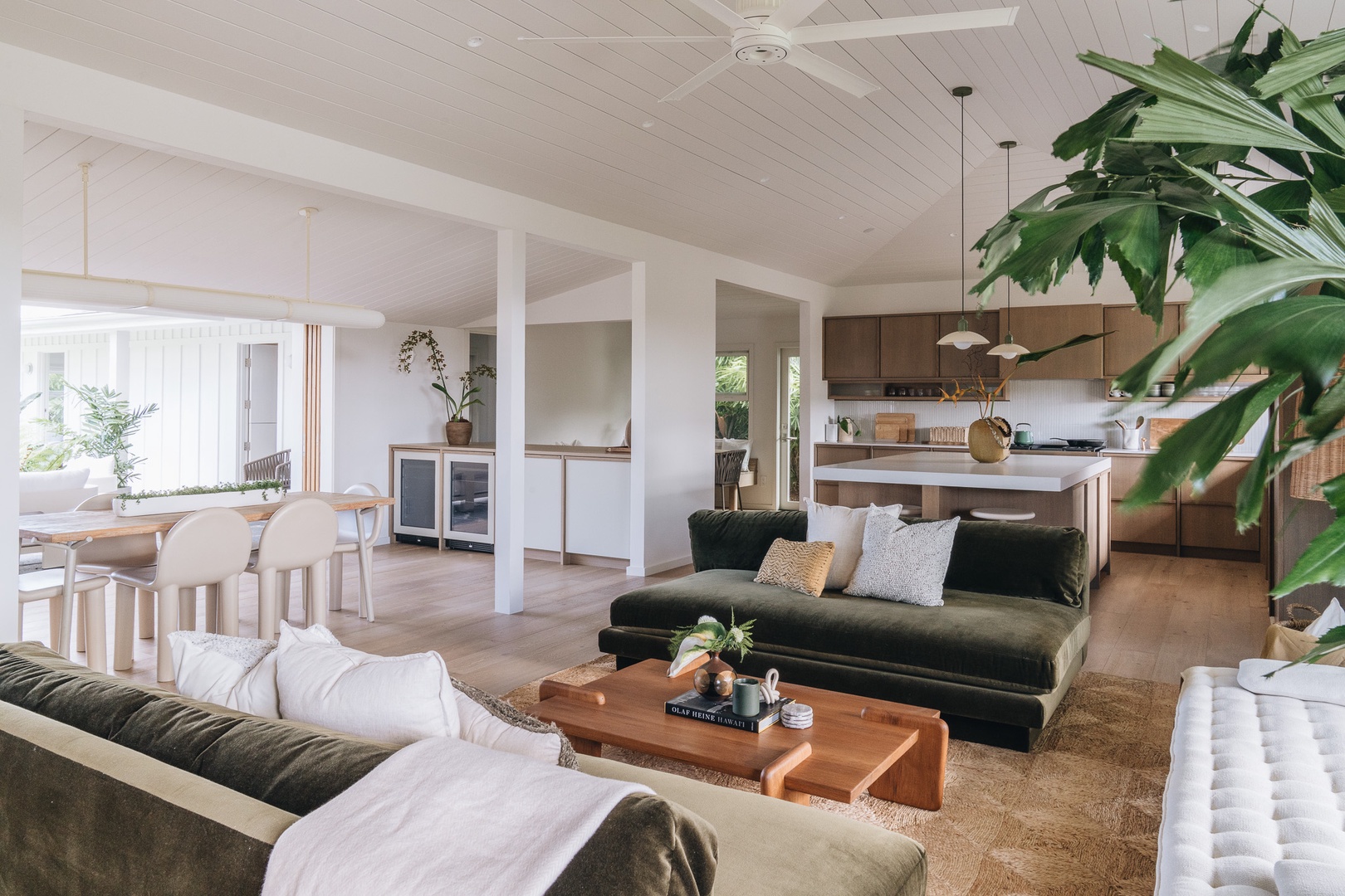 Honolulu Vacation Rentals, Surfside Bungalow** - Bright and inviting, this open living space is designed for effortless indoor-outdoor living.