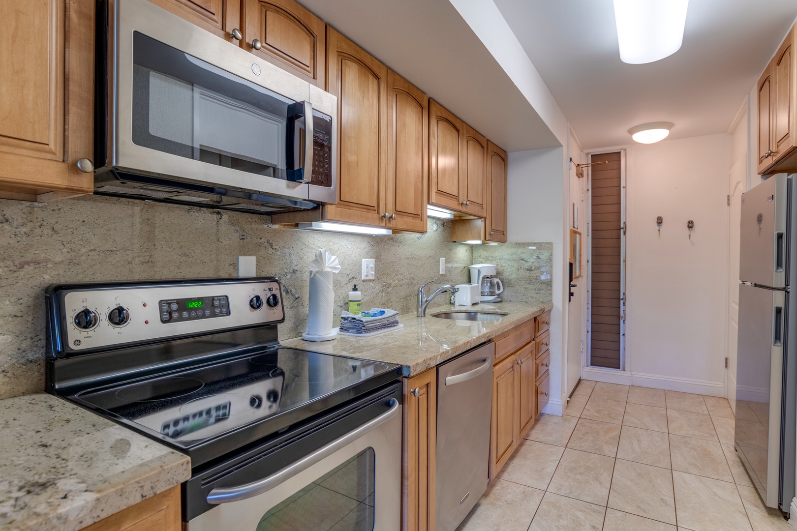 Lahaina Vacation Rentals, Maui Kaanapali Villas B225 - Large Kitchen