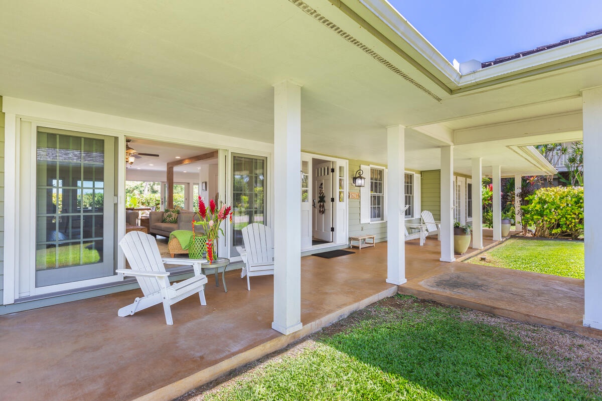 Princeville Vacation Rentals, Hokulani Villa - Enjoy your morning coffee on the lower-level lanai.