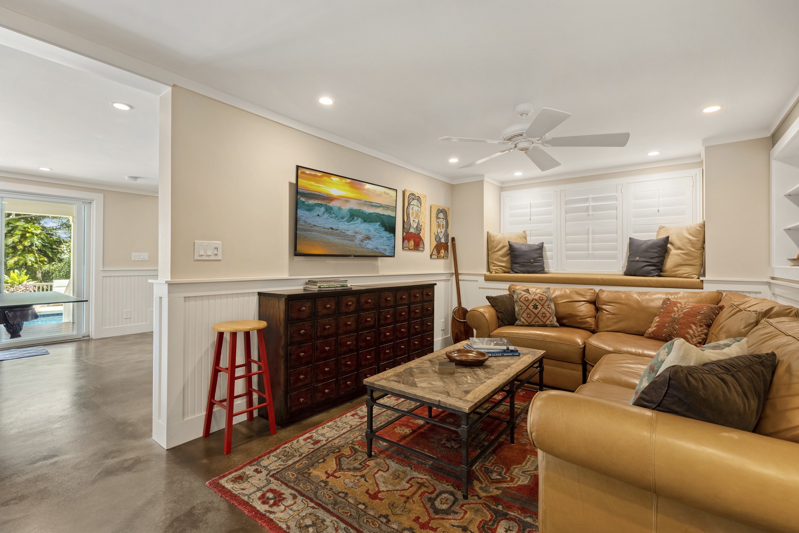 Honolulu Vacation Rentals, Hale Le'ahi* - Relax and unwind in the downstairs lounge area