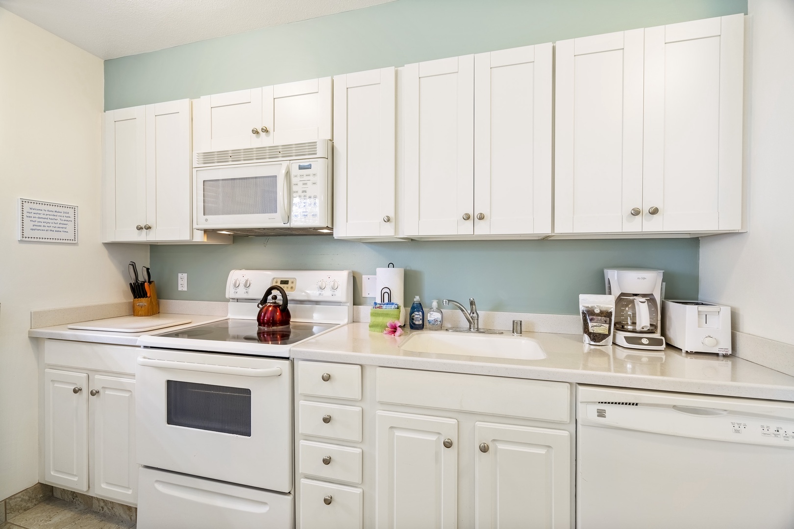 Kailua Kona Vacation Rentals, Kona Makai 3102 - Fully equipped kitchen for all your meal preparation needs!