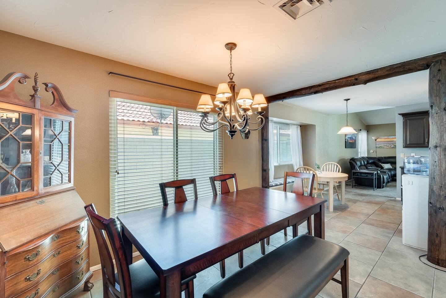 Glendale Vacation Rentals, Cahill Casa - Dining table fit for 6 guests.