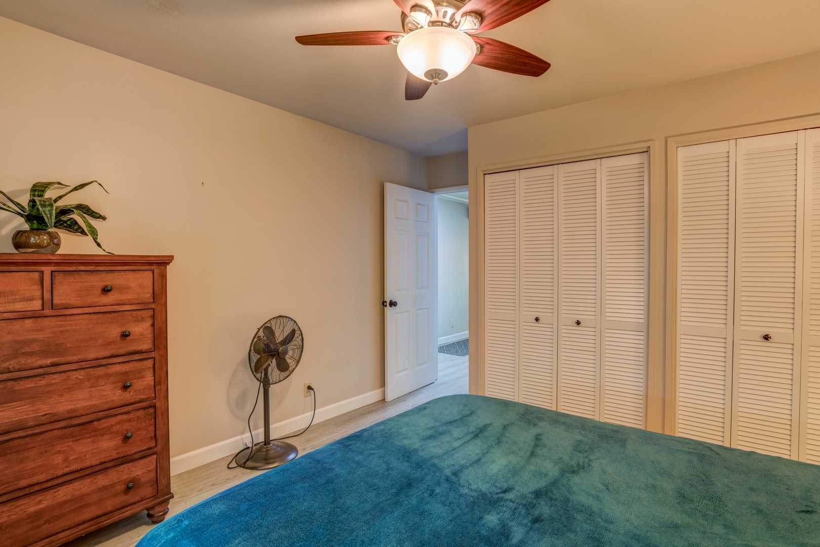 Kihei Vacation Rentals, Koa Resort 1B - Spacious bedroom with ample closet space and natural light.