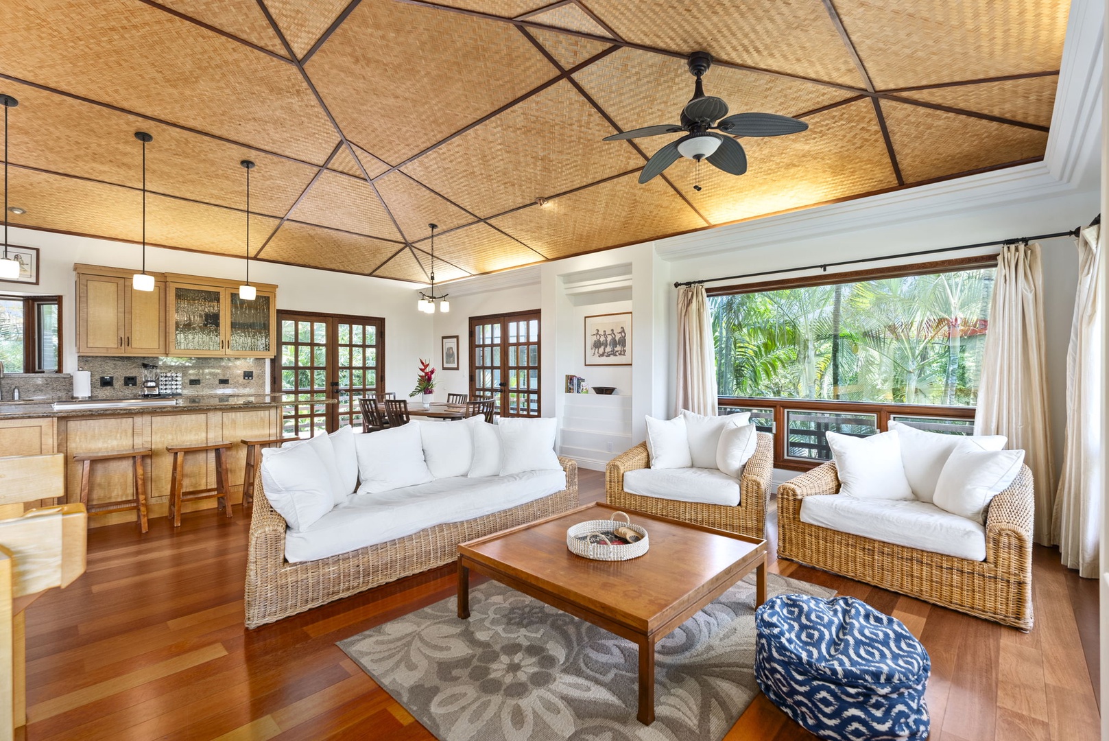 Haleiwa Vacation Rentals, Kealoha Tropical Beach Villa - Experience the seamless flow from the kitchen to the dining and living areas.