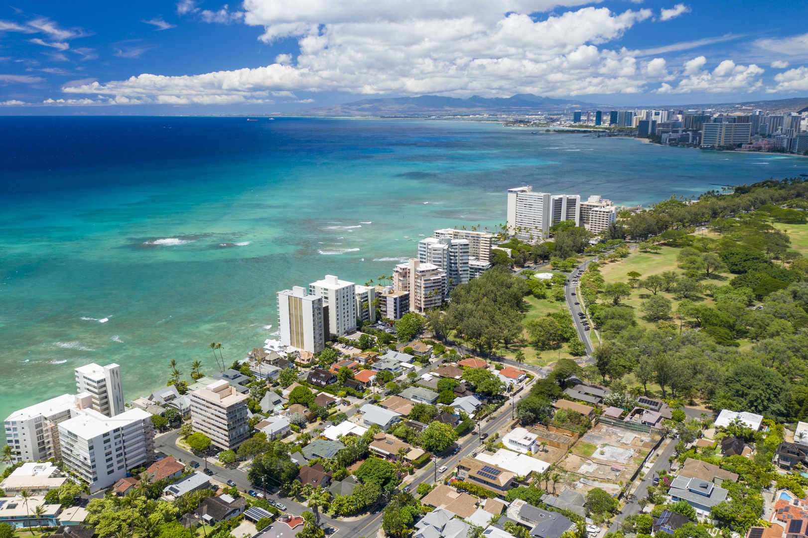 Honolulu Vacation Rentals, Diamond Head Surf House - Aerial view of Diamond Head neighborhood looking West.