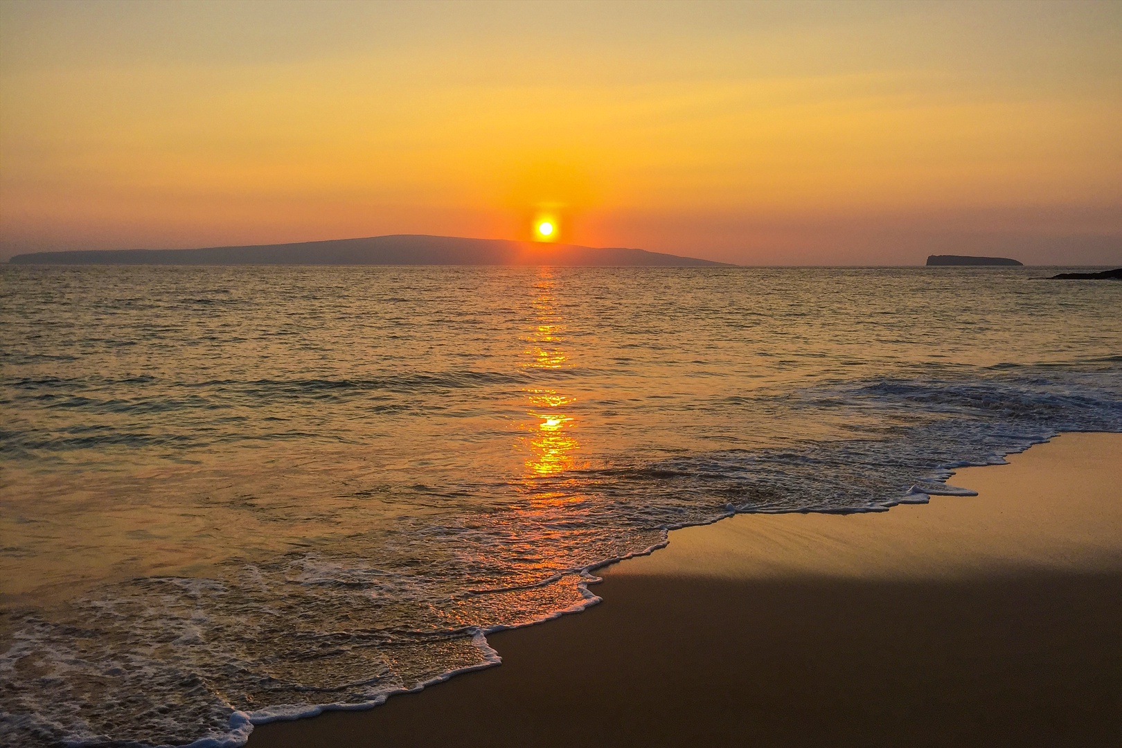 Wailea Vacation Rentals, Blue Ocean Suite H401 at Wailea Beach Villas* - Sunset at Big Beach in Makena