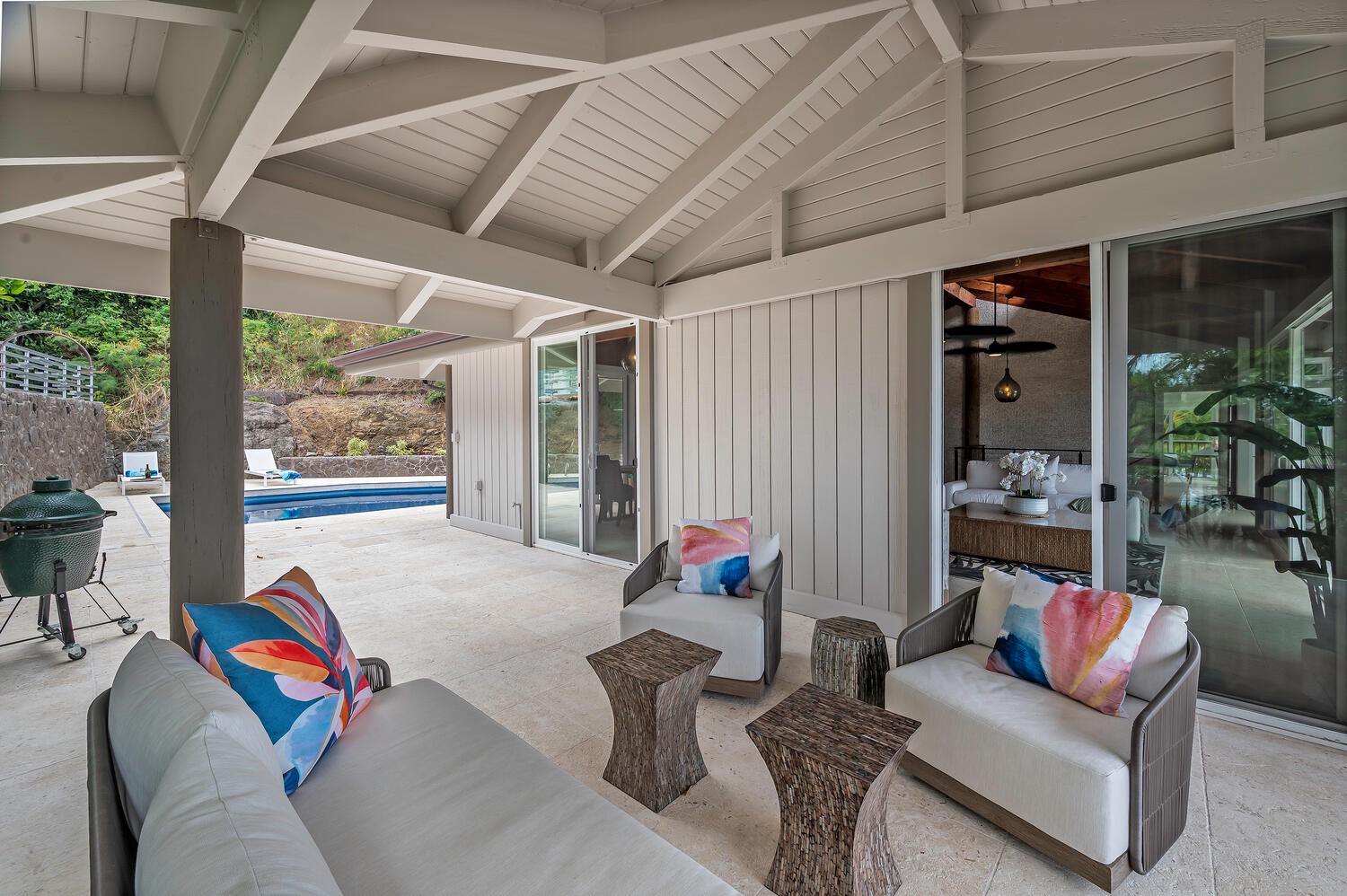 Kailua Vacation Rentals, Hale Lani - Covered outdoor lanai by the pool