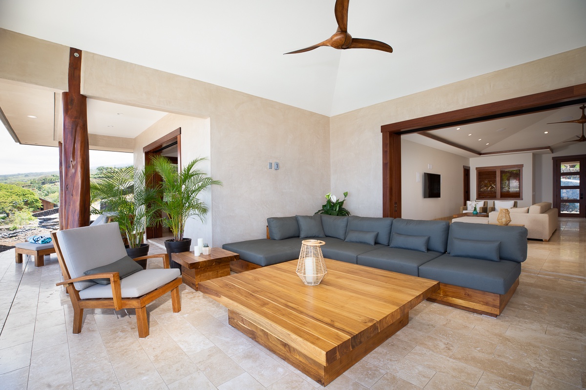 Kailua Kona Vacation Rentals, Hale La'i - Living room
