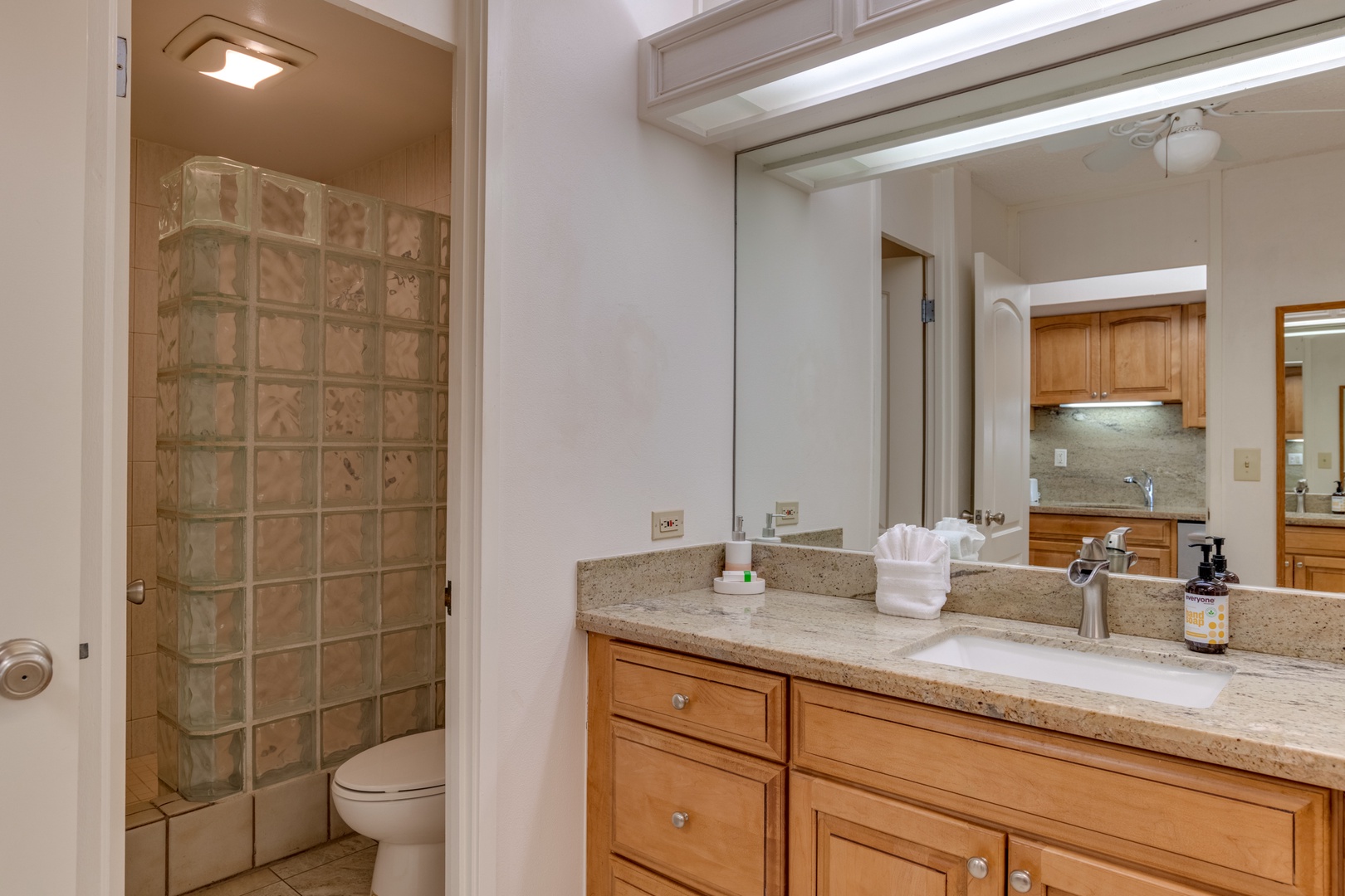 Lahaina Vacation Rentals, Maui Kaanapali Villas B225 - Large bathroom