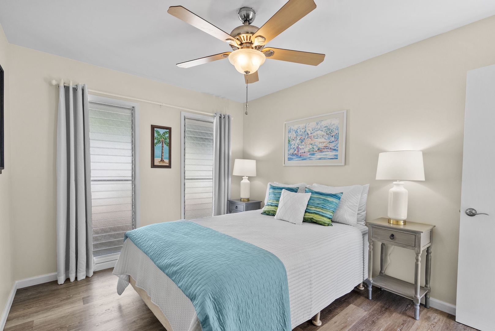 Kailua Vacation Rentals, Hale Aloha - Third guest suite, or the fourth bedroom, boasts a plush bed draped in luxurious linens for a restful retreat.