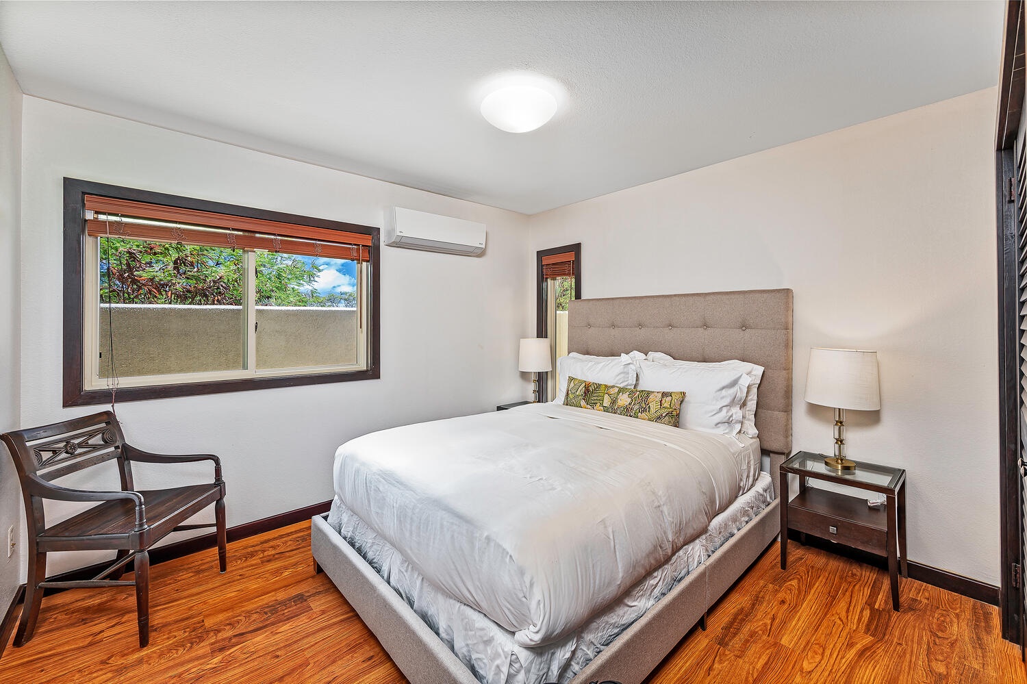 Honolulu Vacation Rentals, Nani Wai - Bedroom 3, queen bed