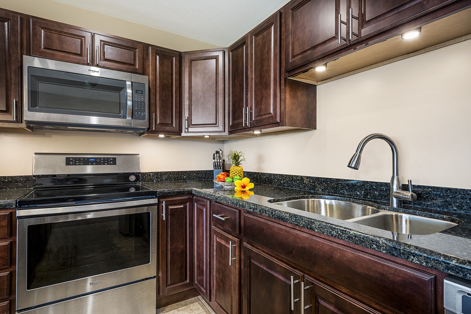 Kailua Kona Vacation Rentals, Kalanikai 306 - Newly Remodeled Kitchen