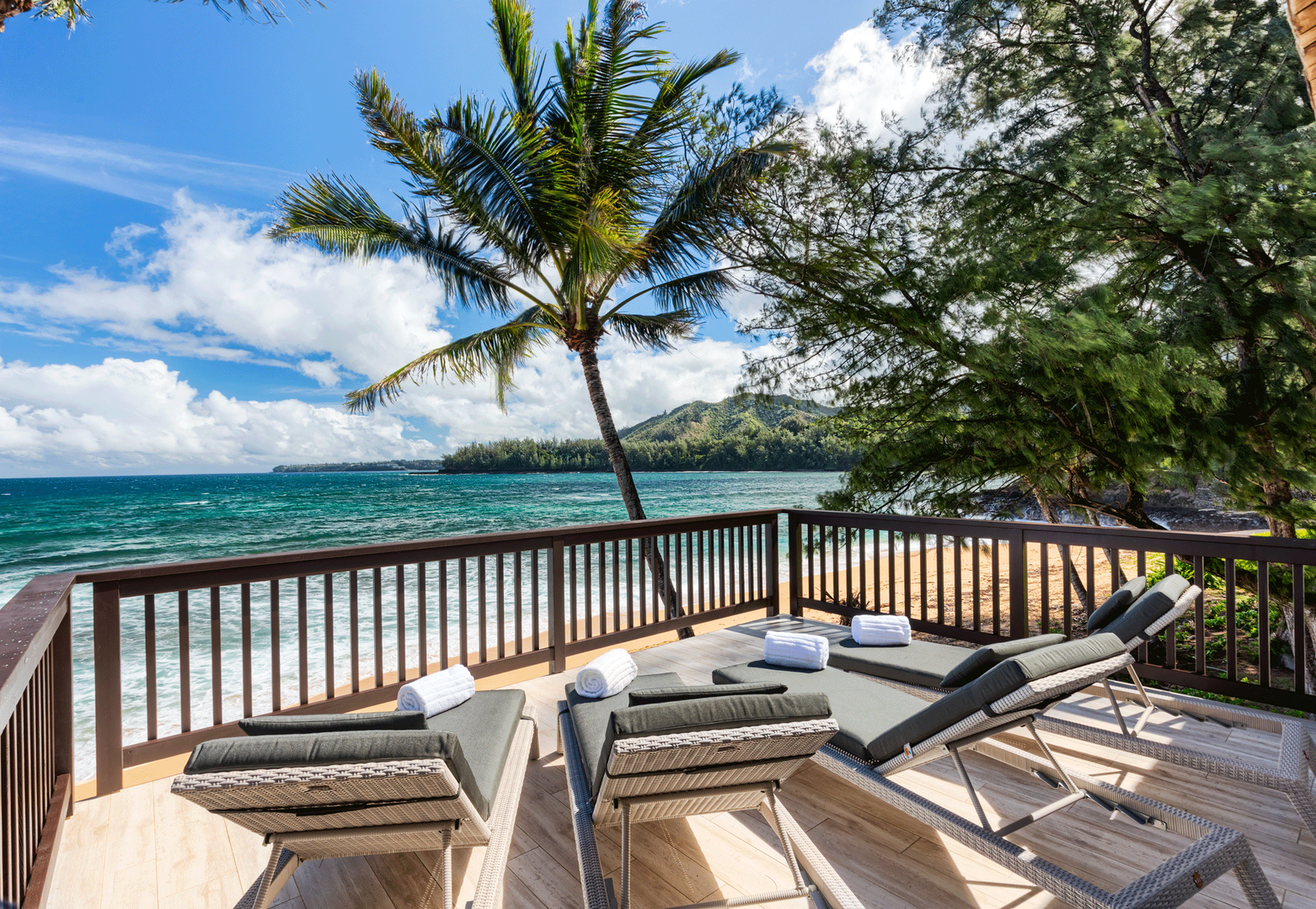 Hanalei Vacation Rentals, Haena Beach House TVNC#1258 - Upstairs lanai.