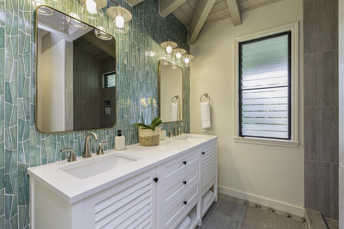 Princeville Vacation Rentals, Hale Kalani - Guest bathroom also features a good size walk-in shower