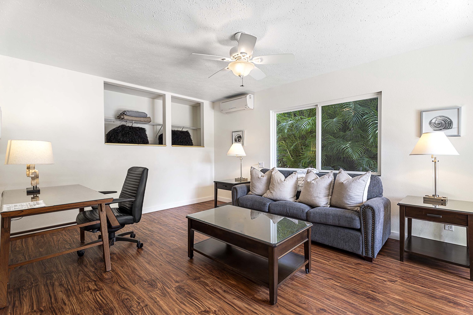 Kailua-Kona Vacation Rentals, Honu Hale - Office equipped with Queen sleeper sofa and spilt system A/C