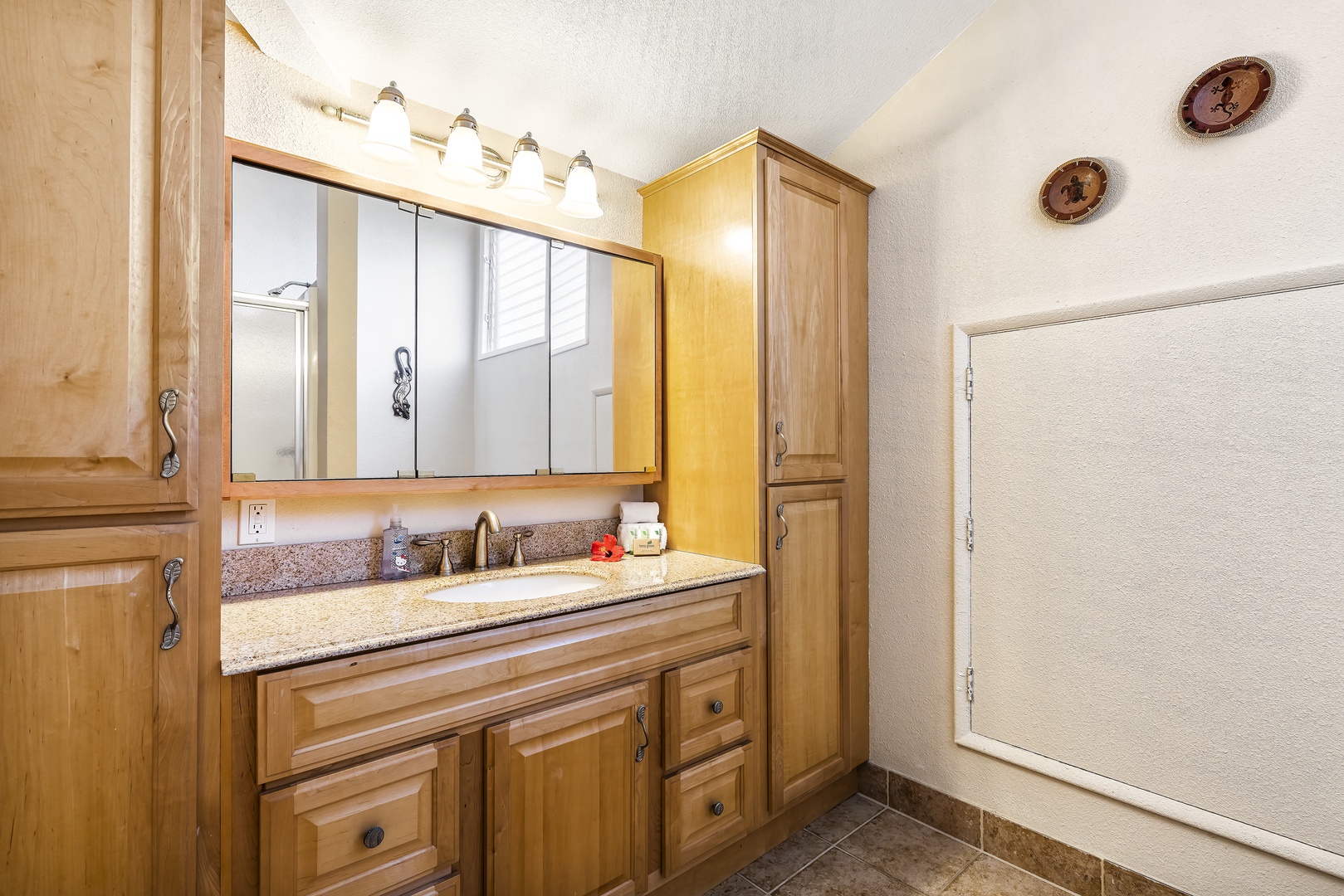 Kailua Kona Vacation Rentals, Kanaloa at Kona 3304 - Upstairs bathroom with walk in shower
