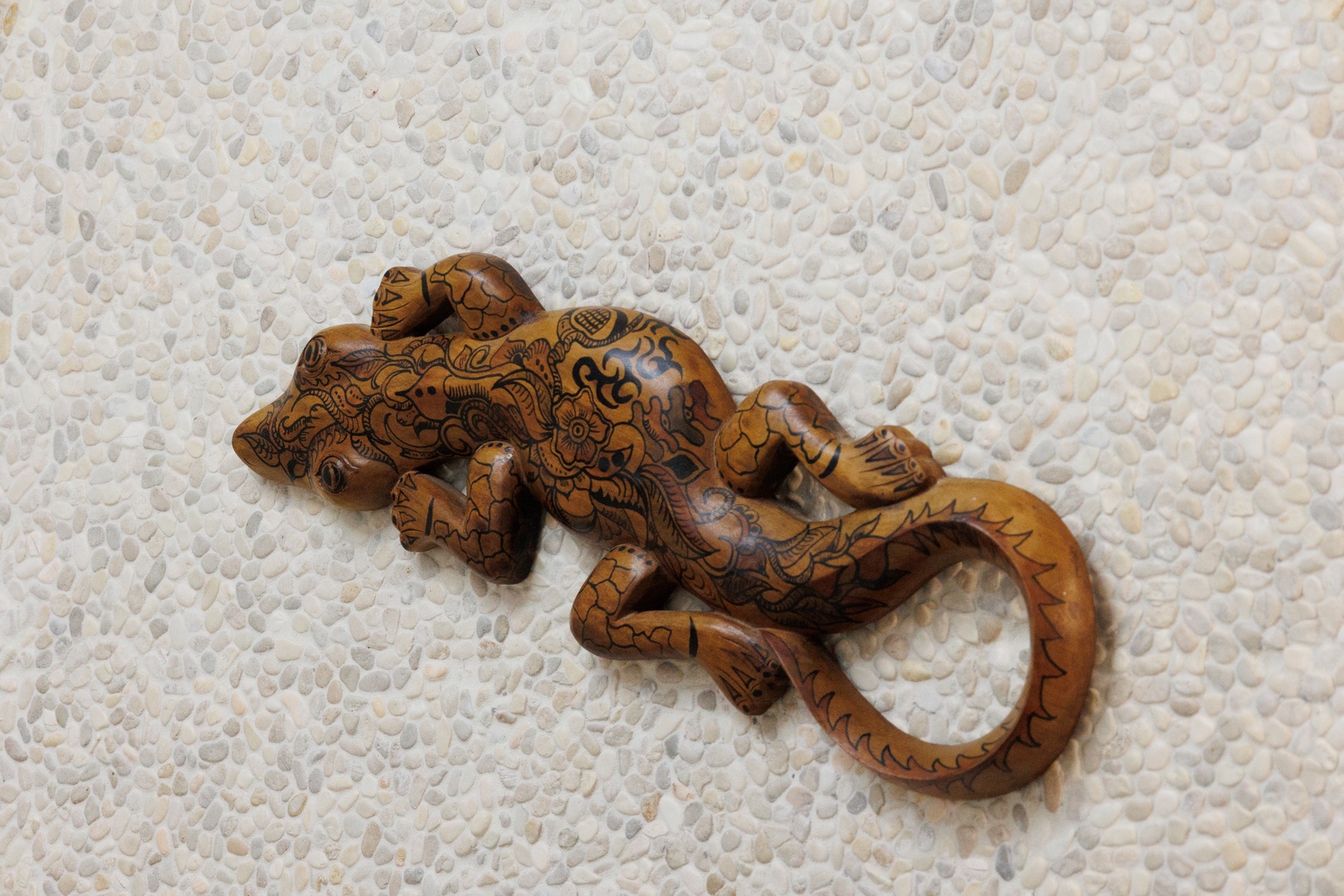 Kailua Kona Vacation Rentals, Keauhou Kai C301 - A carved gecko, the sort of detail that stays with you.