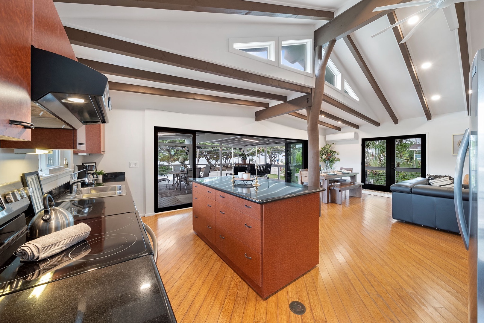 Kaaawa Vacation Rentals, Kualoa Ohia - Newly remodeled kitchen with all the essentials