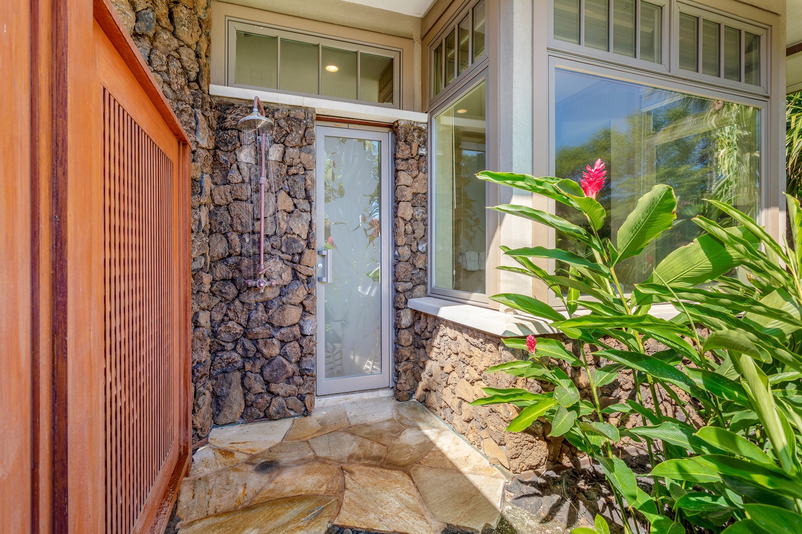 Kamuela Vacation Rentals, Kaunaoa 7B at Mauna Kea Resort - Outdoor Shower