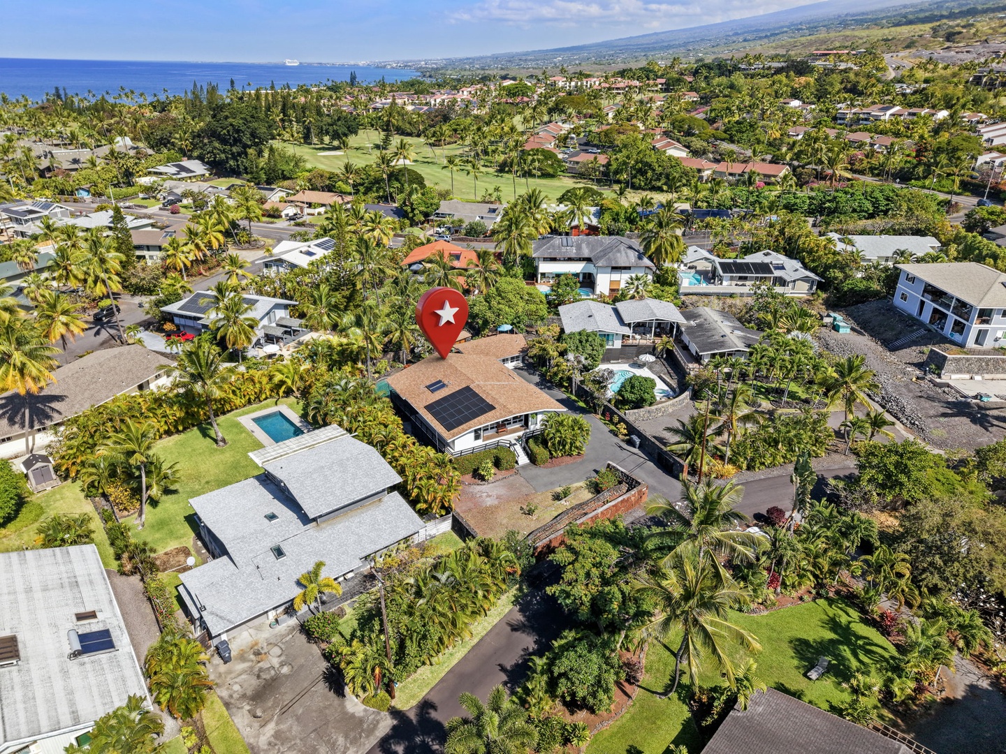 Kailua Kona Vacation Rentals, Mai Tai Manor - Stay in a quiet Kona neighborhood just minutes from the coast, with easy access to beaches, dining, and island adventures.
