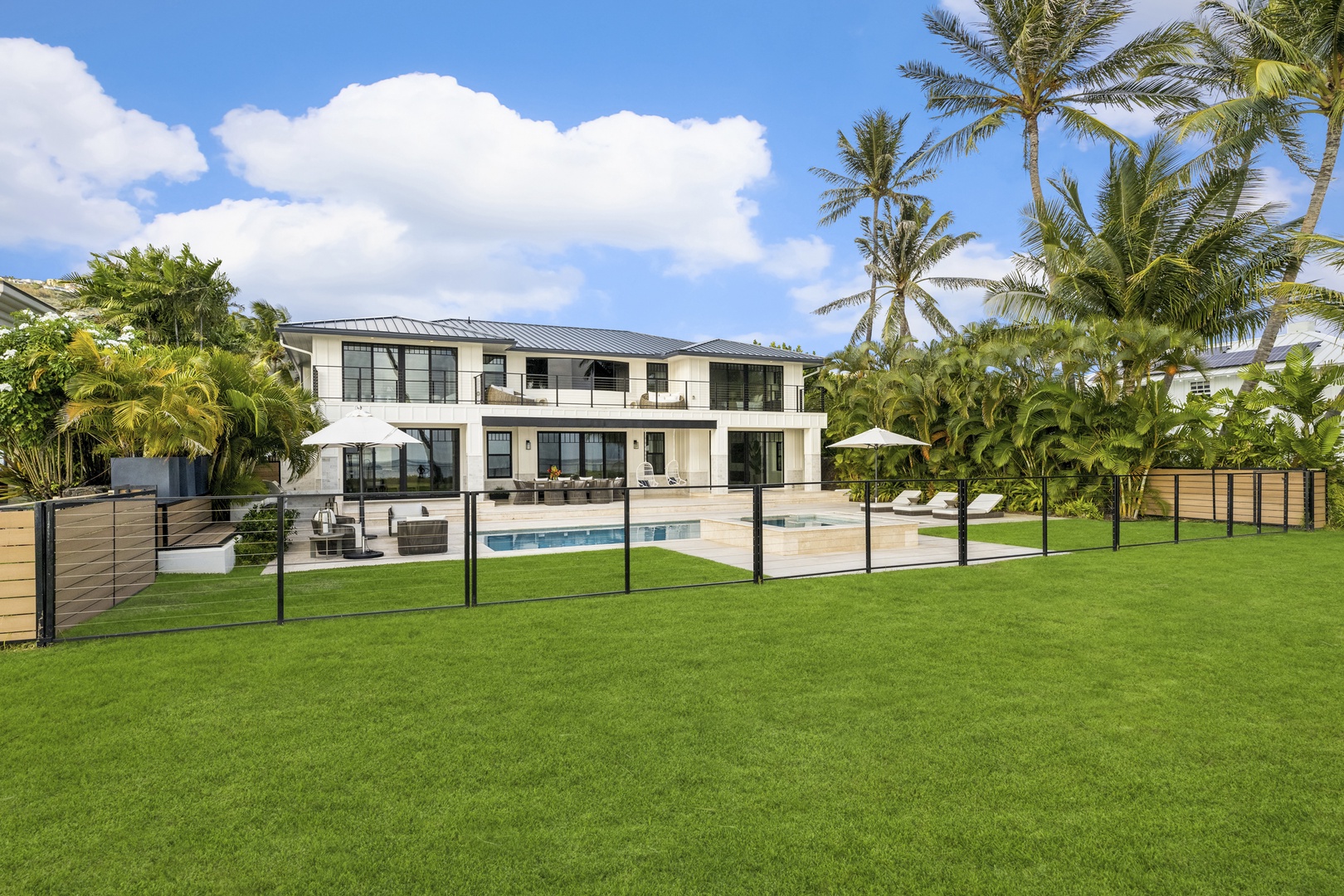 Honolulu Vacation Rentals, Niu Beach Estate - 