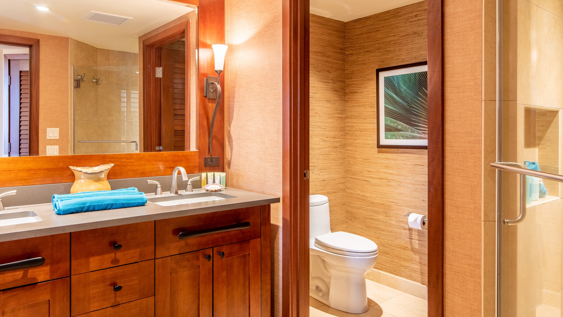 Kapolei Vacation Rentals, Ko Olina Beach Villas O1111 - Warm tones and relaxing vibes in the primary guest bath.