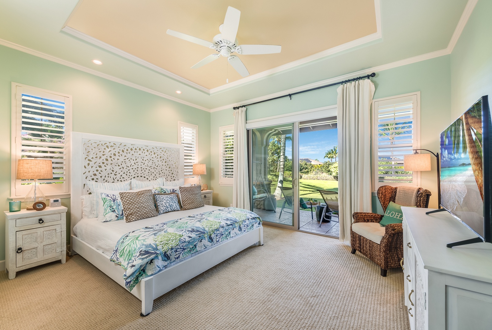 Kamuela Vacation Rentals, Kulalani 1701 at Mauna Lani - The ground floor boasts a gorgeous ensuite bedroom and a large bathroom