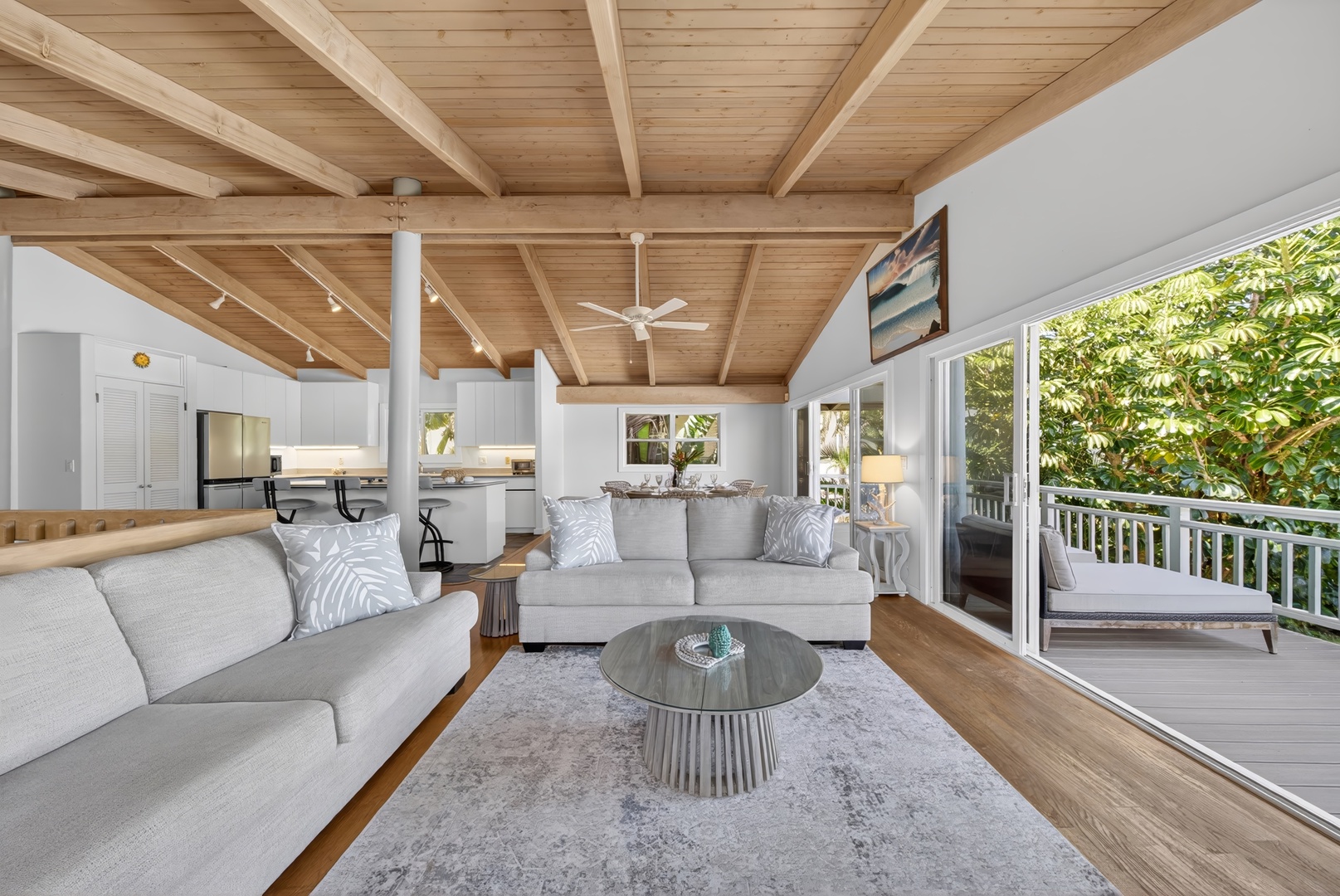 Haleiwa Vacation Rentals, Sunset Beach Hideaway - Settle into the comfortable lounge area after a day exploring Oahu’s North Shore.