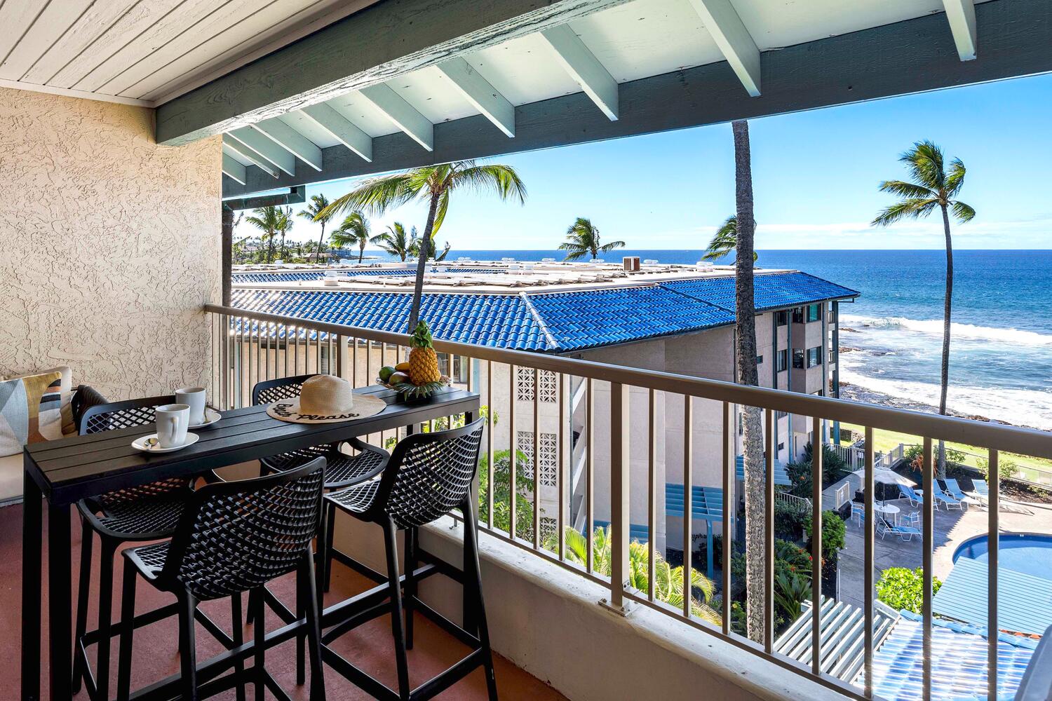 Kailua Kona Vacation Rentals, Kona Reef F23 - Enjoy al-fresco dining option.