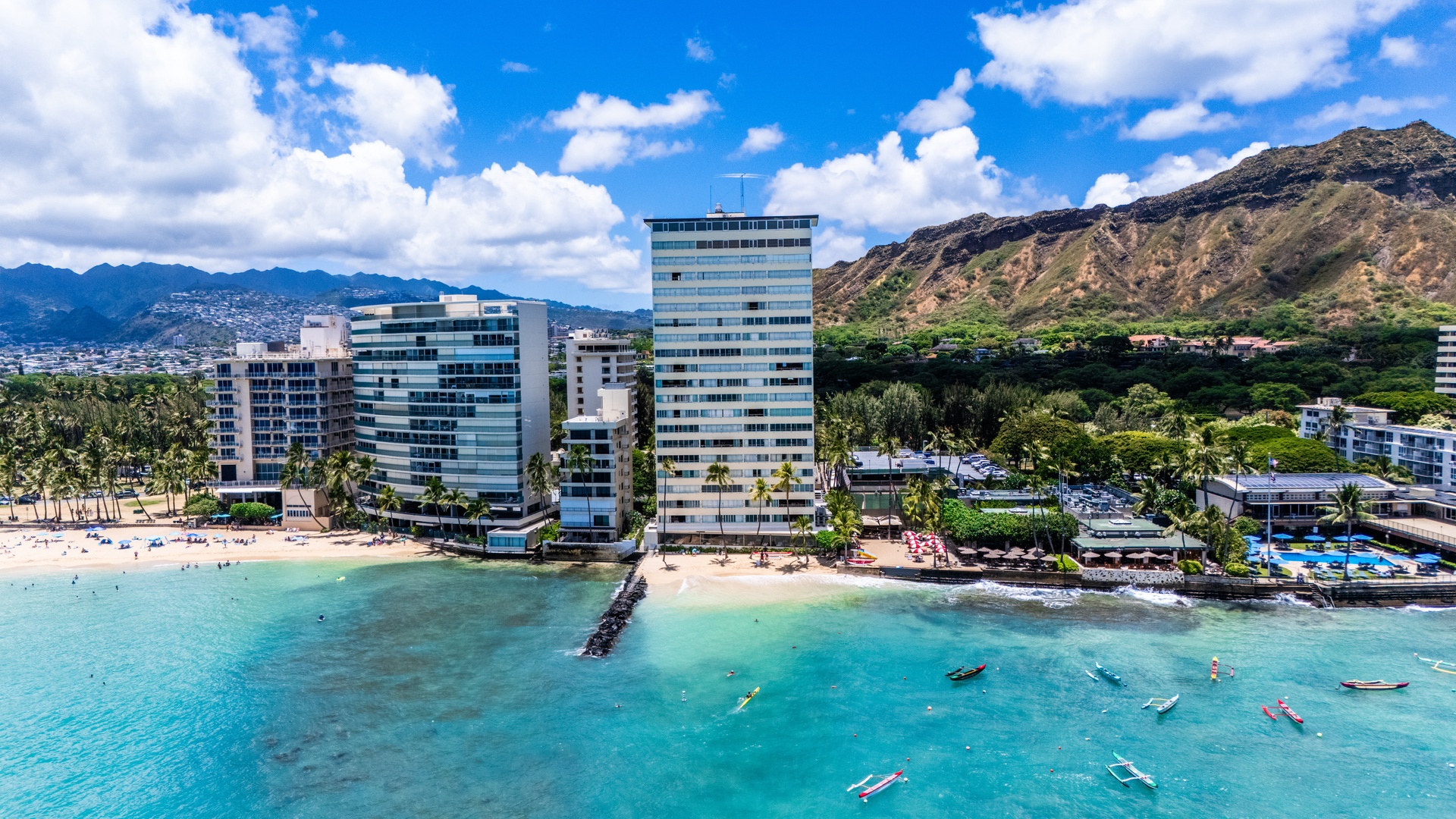 Honolulu Vacation Rentals, Kaimana Shores Getaway - Colony Surf's exceptional location places you directly along one of Honolulu's most desirable stretches of coastline.