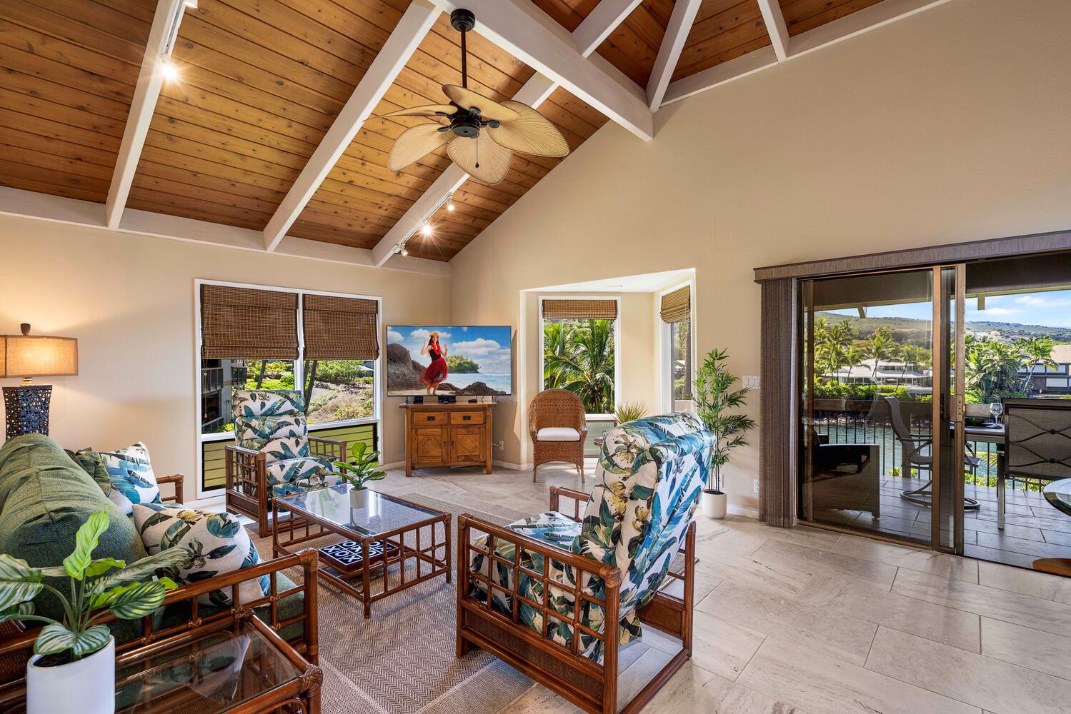 Kailua Kona Vacation Rentals, Kanaloa at Kona 3303 - Enjoy the open floor plan with plenty of natural light and seamless indoor-outdoor living.