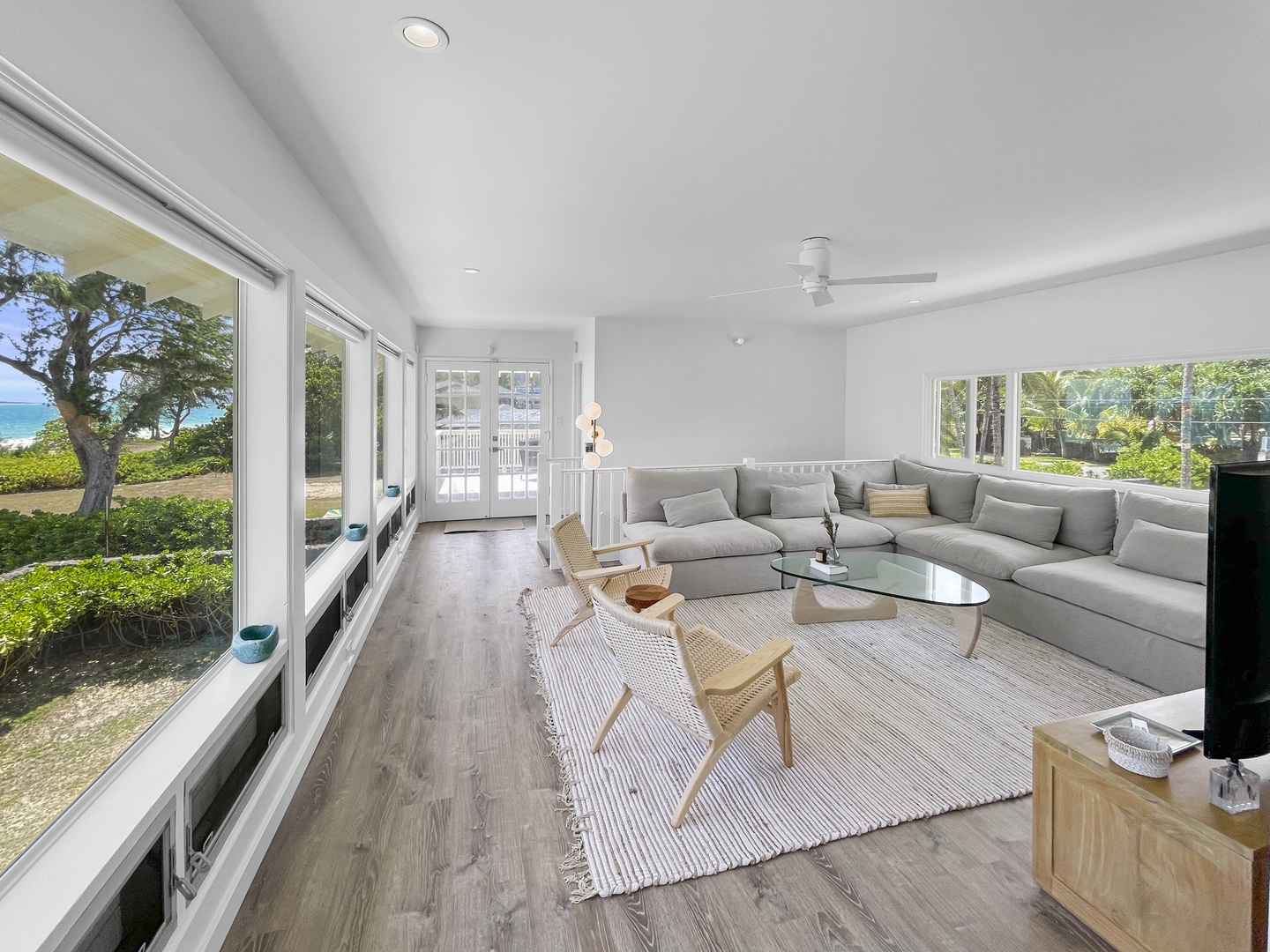 Waimanalo Vacation Rentals, Hale Waimanalo - Living room looking towards the covered lani