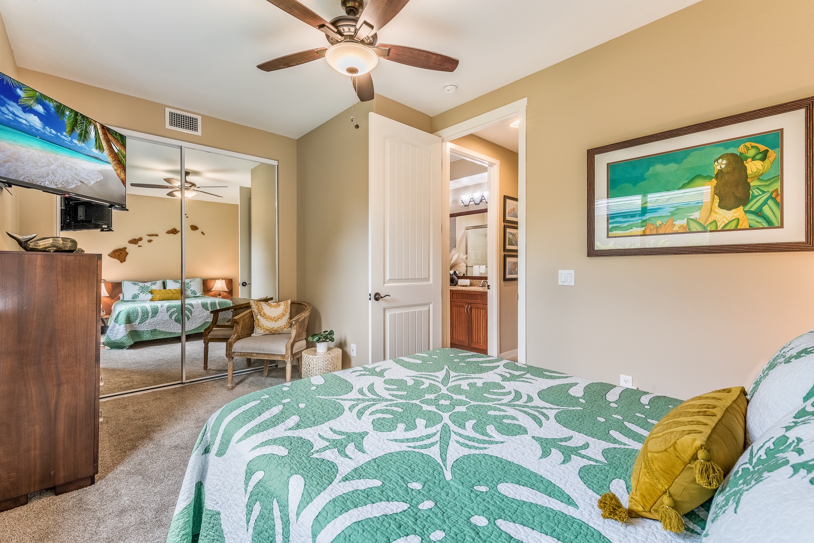 Kamuela Vacation Rentals, Palm Villas E1 - Queen Bed in Guest Bedroom