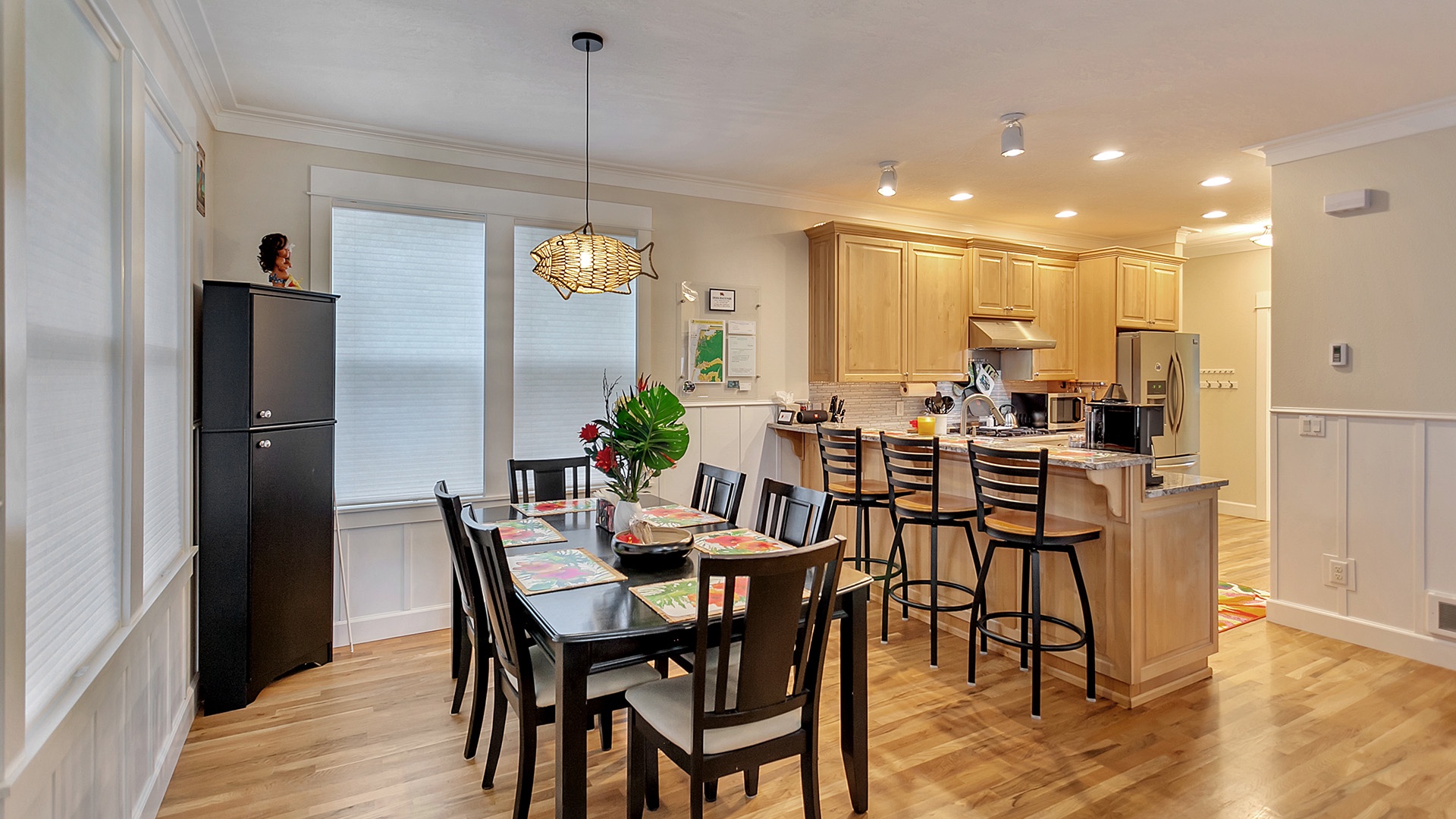 Lincoln City Vacation Rentals, Ohana Beach Park - The kitchen overlooks the dining area
