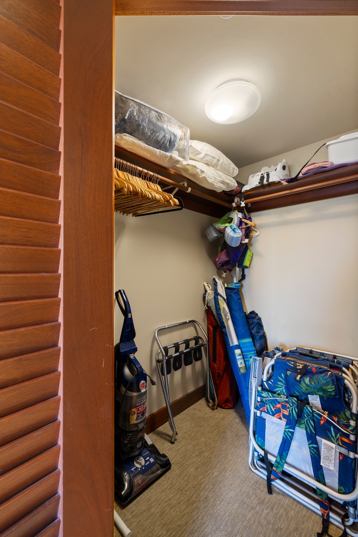 Kapolei Vacation Rentals, Ko Olina Beach Villas B602 - Plenty of storage options to keep your getaway essentials.