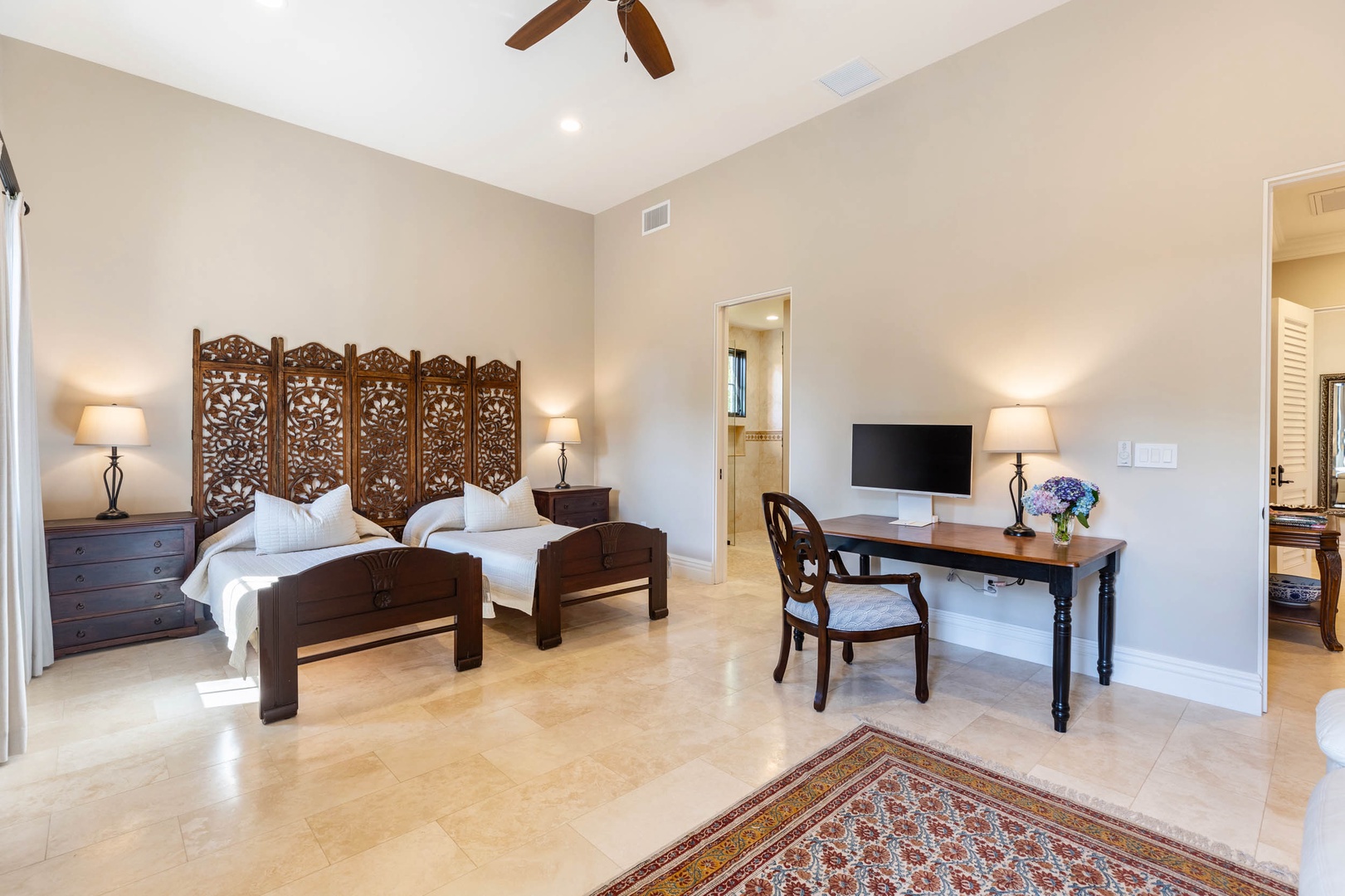 Honolulu Vacation Rentals, The Kahala Mansion - Guest bedroom four with two twin beds.