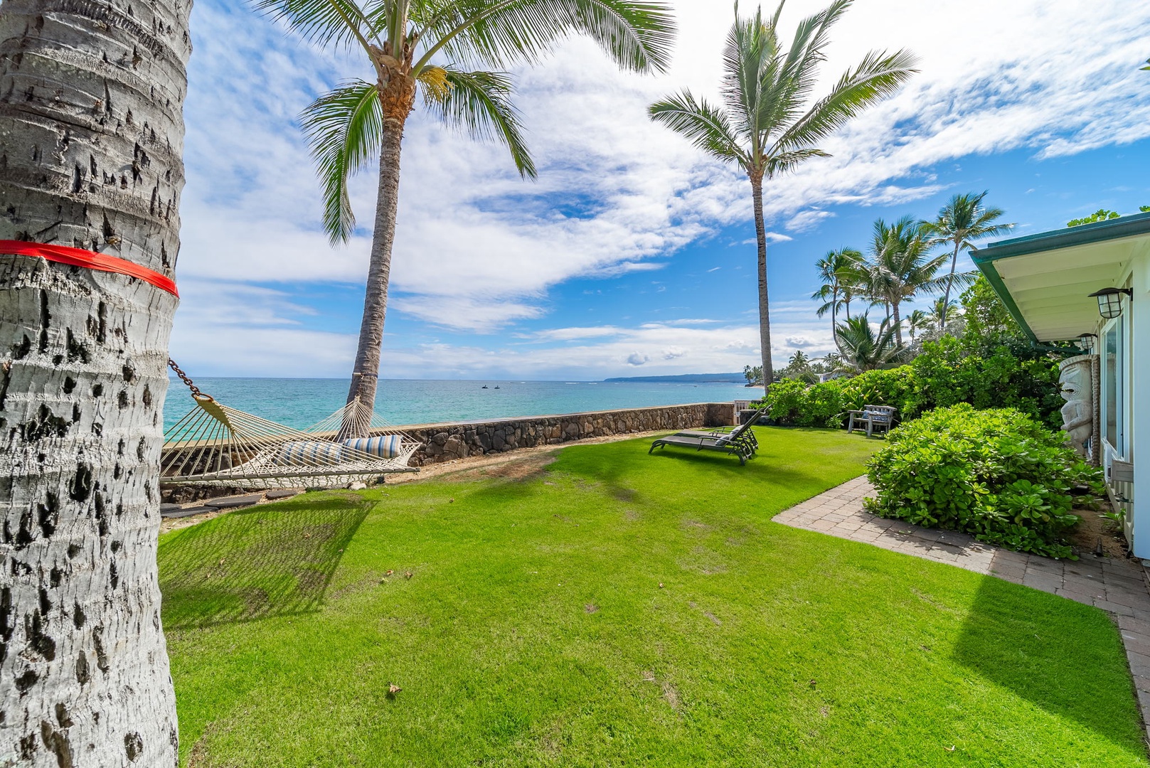 Waialua Vacation Rentals, Hale Oka Nunu - Your dreams of staying oceanfront on O’ahu’s North Shore come true at Hale Oka Nunu