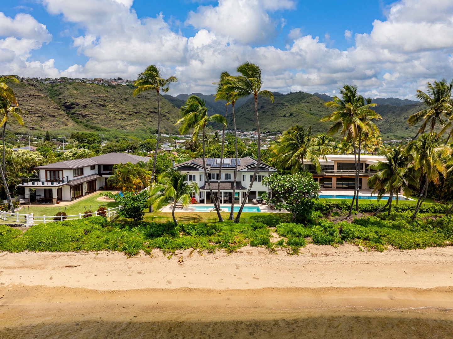Honolulu Vacation Rentals, Paradise Beach Estate - The estate stands proudly along one of Honolulu’s most secluded sandy stretches—offering ultimate privacy and beachfront beauty.
