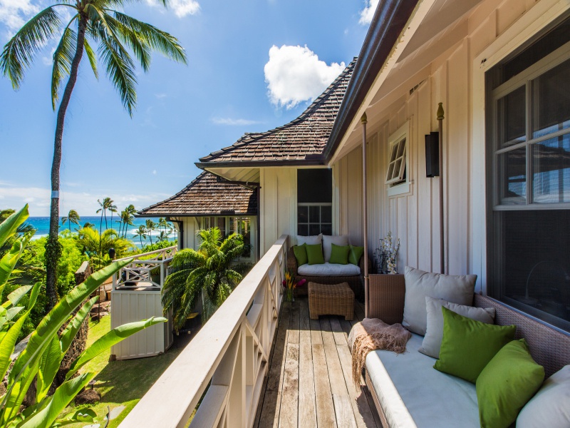 Honolulu Vacation Rentals, Seaside Hideaway* - Primary Bedroom Lanai