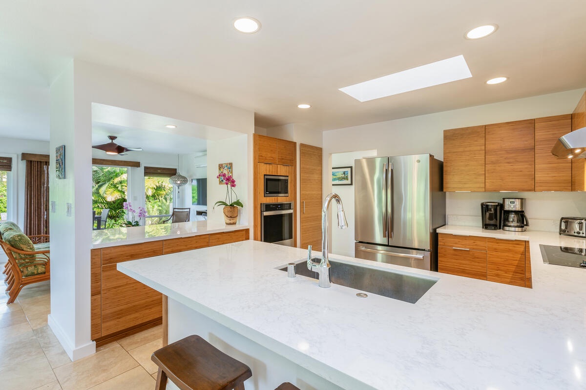Princeville Vacation Rentals, Luana Hale - Ample counter space
