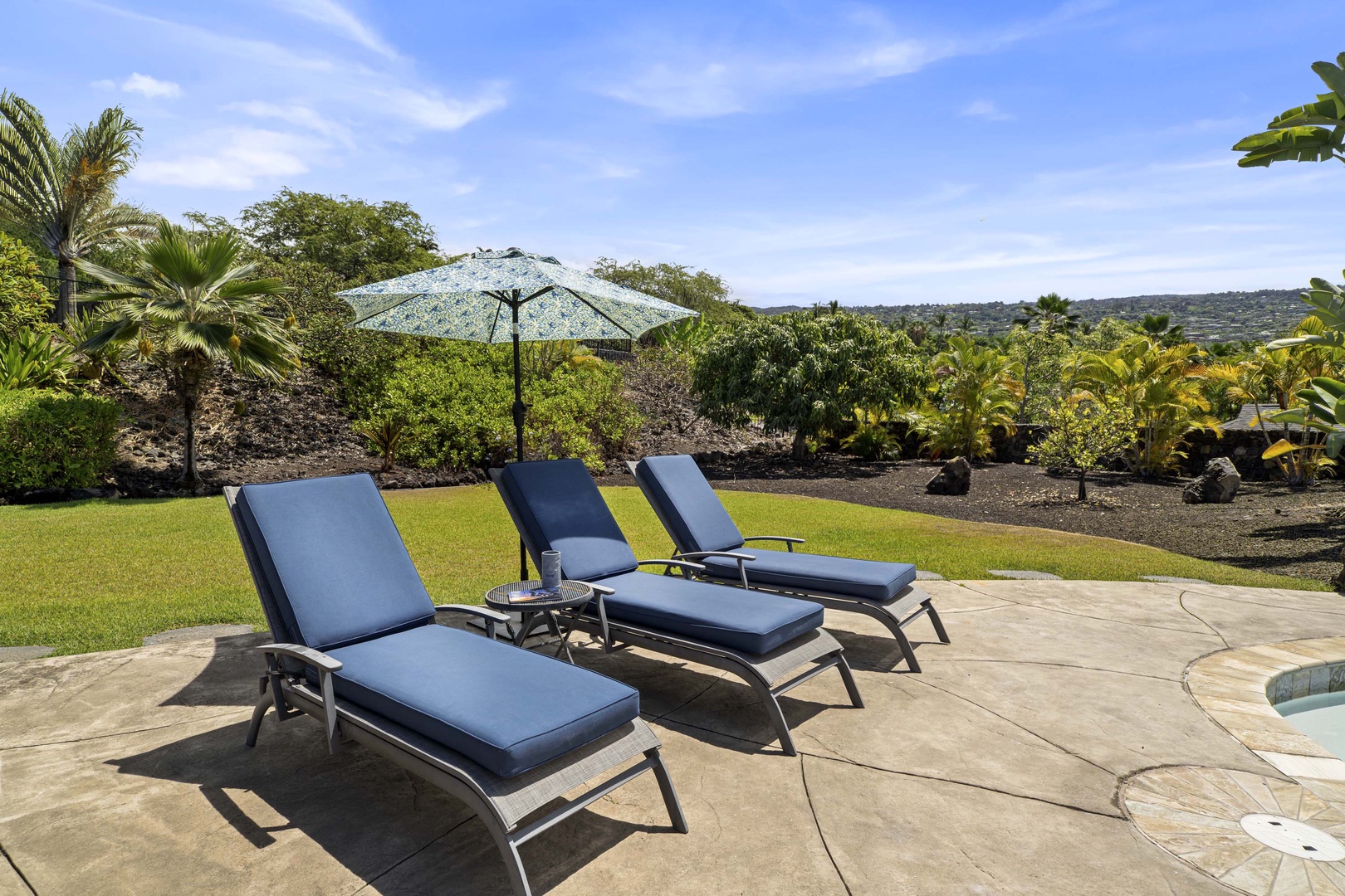 Kailua Kona Vacation Rentals, Kahakai Estates Hale - Sunbathe under the Hawaiian sun.