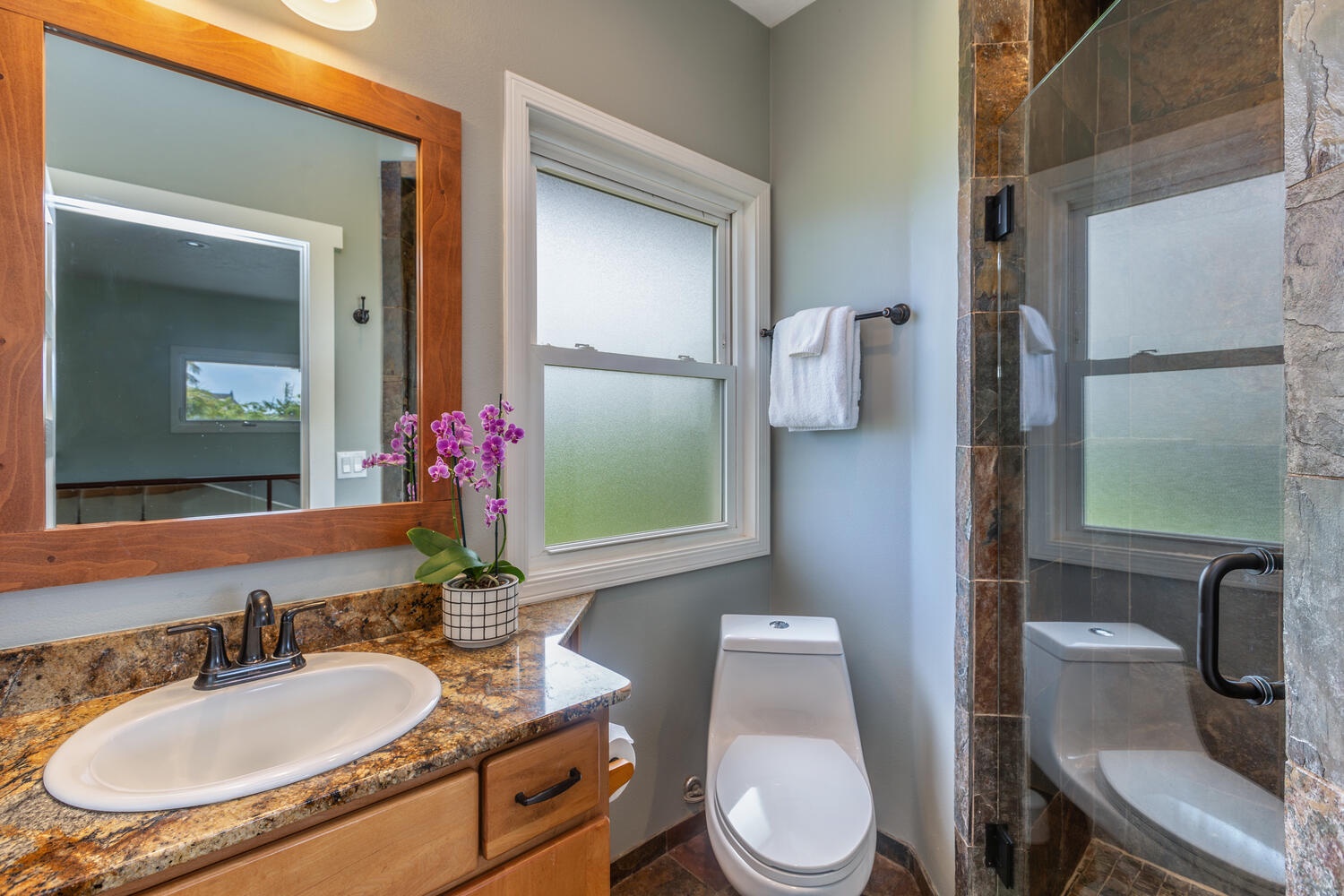 Princeville Vacation Rentals, Pohaku Villa - The upstair hallway bathroom has a single vanity.