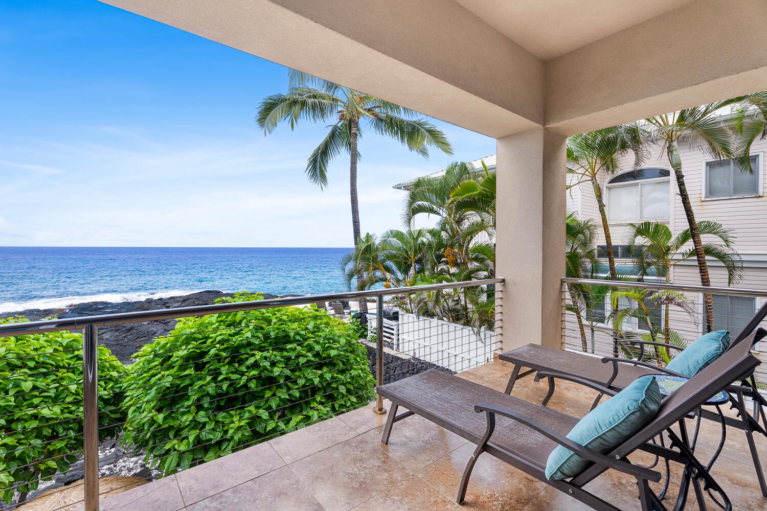 Kailua Kona Vacation Rentals, Kailani Vista - Grab a paperback and settle on the lower lanai— where waves and palms provide the soundtrack.