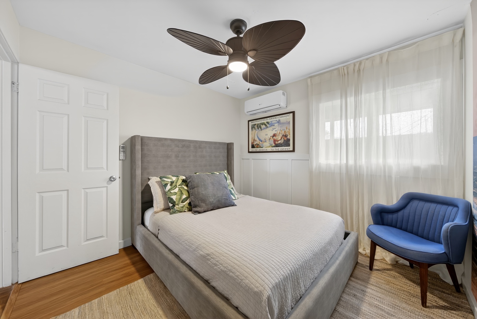 Laie Vacation Rentals, Dolphin House - Modern guest suite with a neutral palette, stylish decor, and soft lighting for ultimate relaxation.